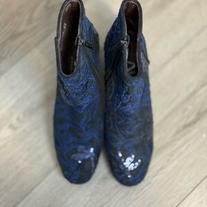 AGL Attilio Giusti Leombruni Boots 7.5/38 $590 Sequins Navy Black Jacquard Italy